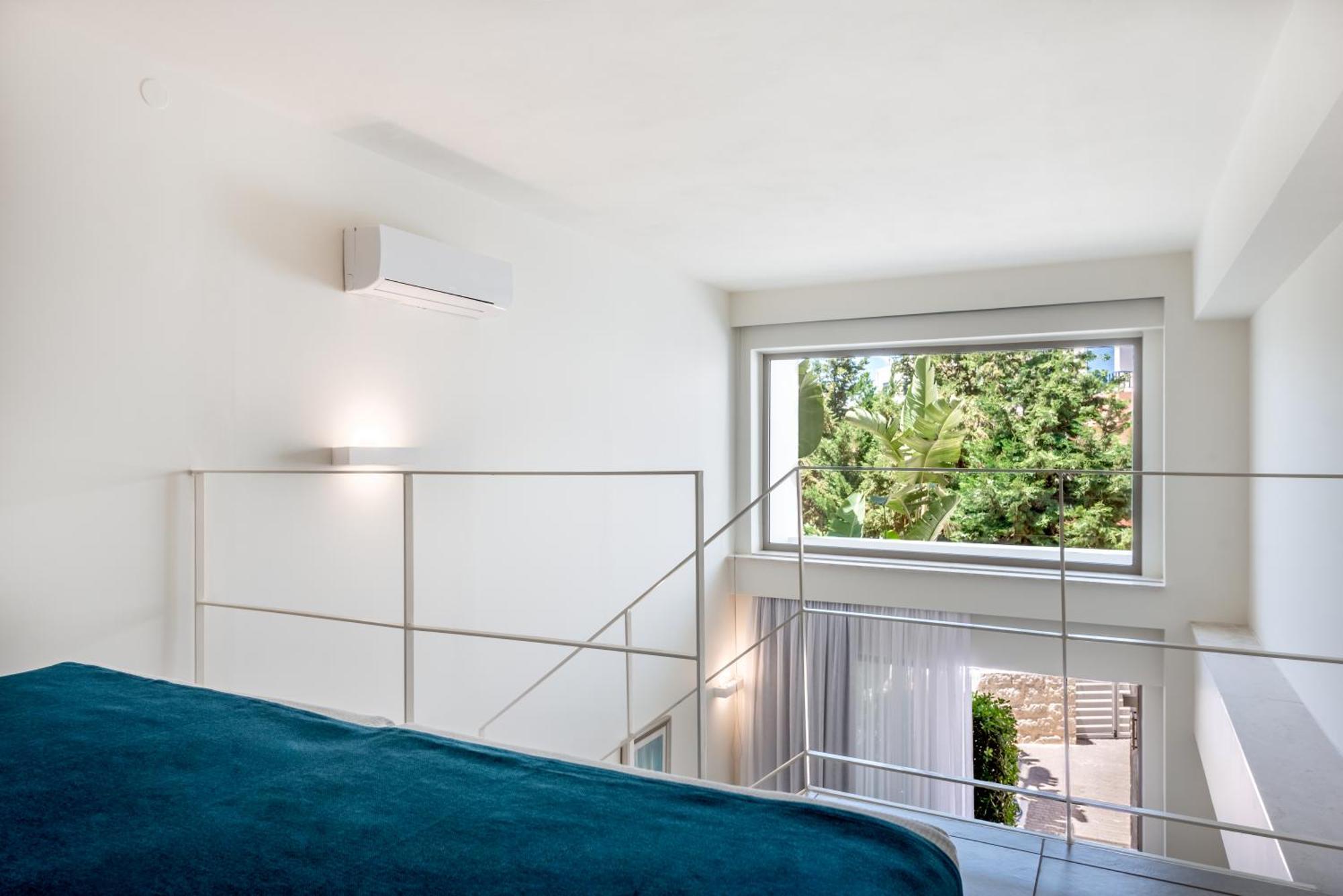 Executive Loft Suite Inland View,1624795457:JPEG